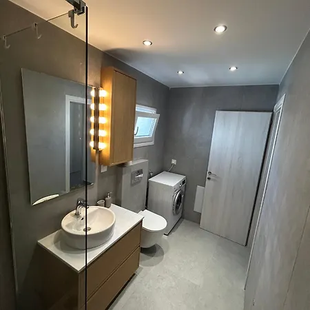 Zen Terrace House Daire
