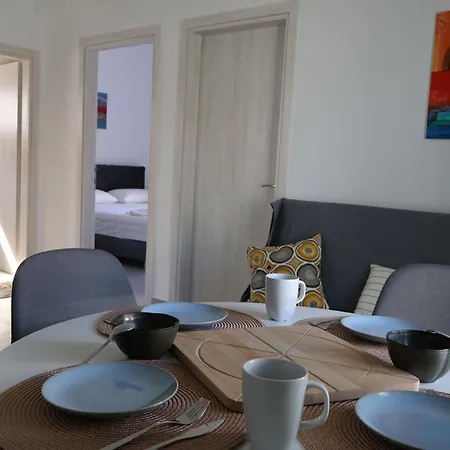 Daire Zen Terrace House
